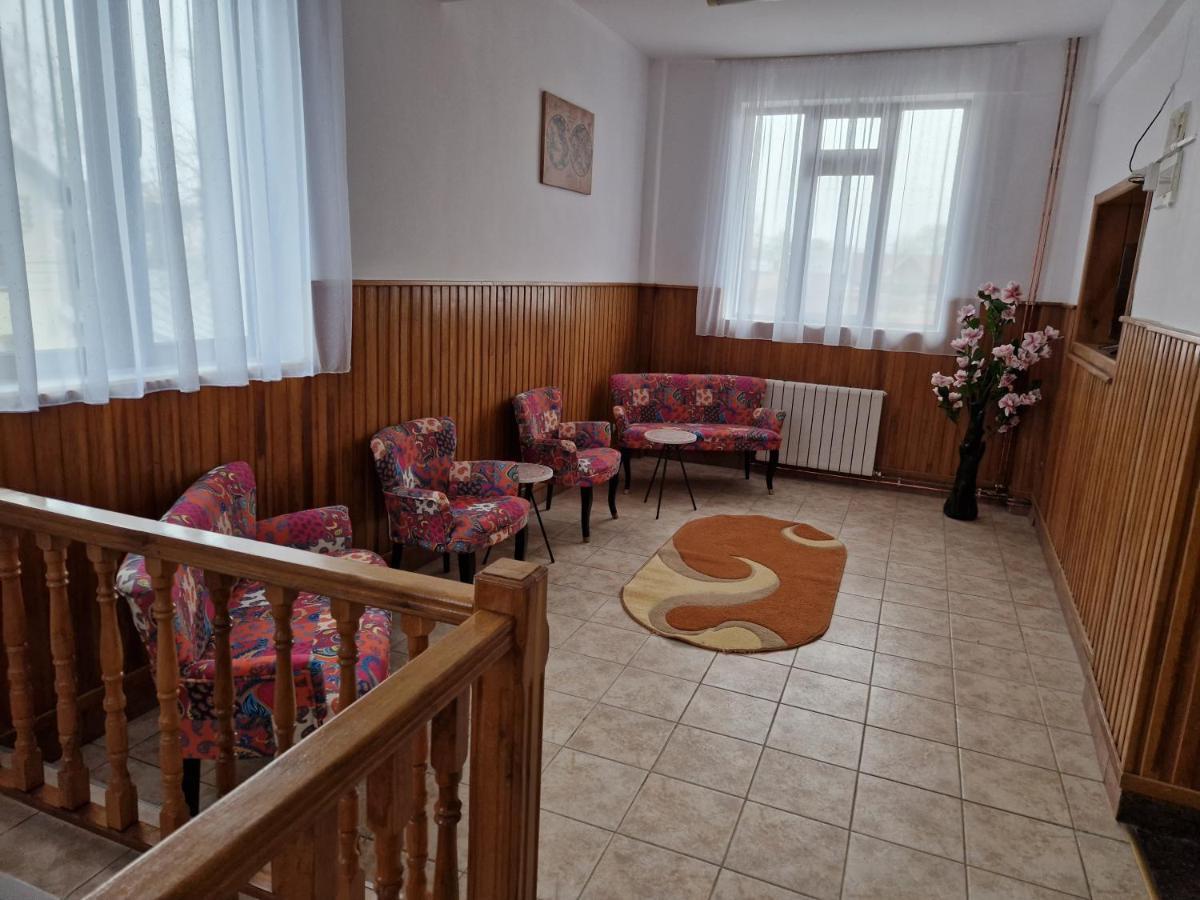 Antik House Aparthotel Cornu de Jos Exterior photo